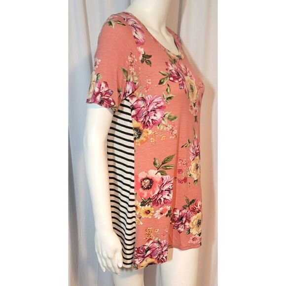 Lilypad Floral and Stripped Top - Size M - Picture 2 of 7